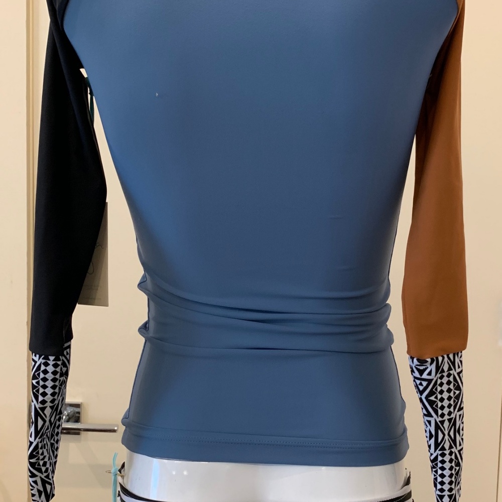 Rashguard - Picture 4 of 6